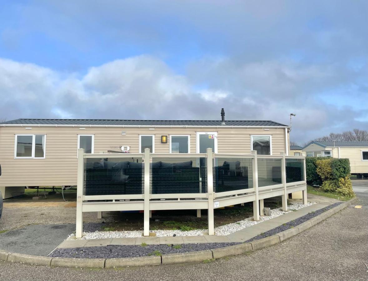 Trecco Bay Caravan Hire 4 Bedrooms Sleeps 10 Porthcawl Buitenkant foto