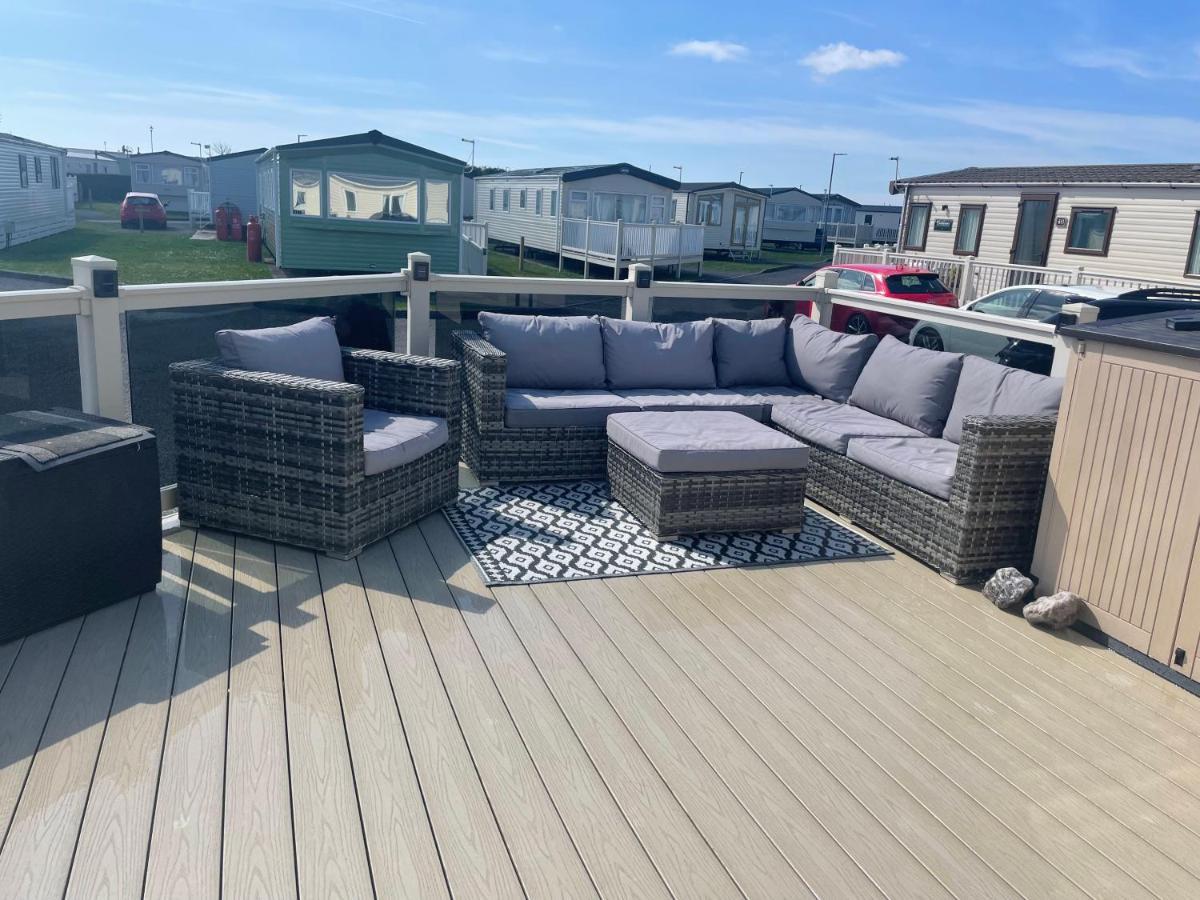 Trecco Bay Caravan Hire 4 Bedrooms Sleeps 10 Porthcawl Buitenkant foto